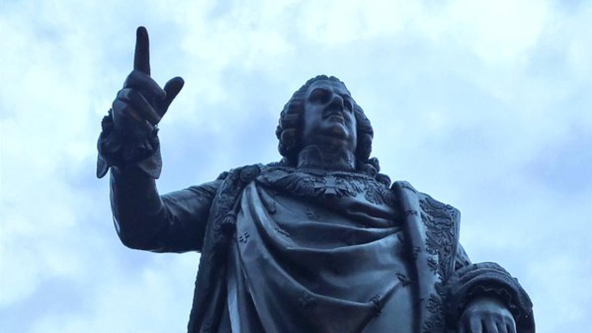Statue